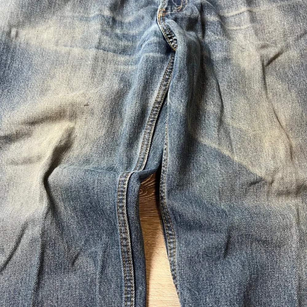 Levis 550 Jeans Mens 36x30 Blue Relaxed Fit Tapered Leg Distressed Denim 90s